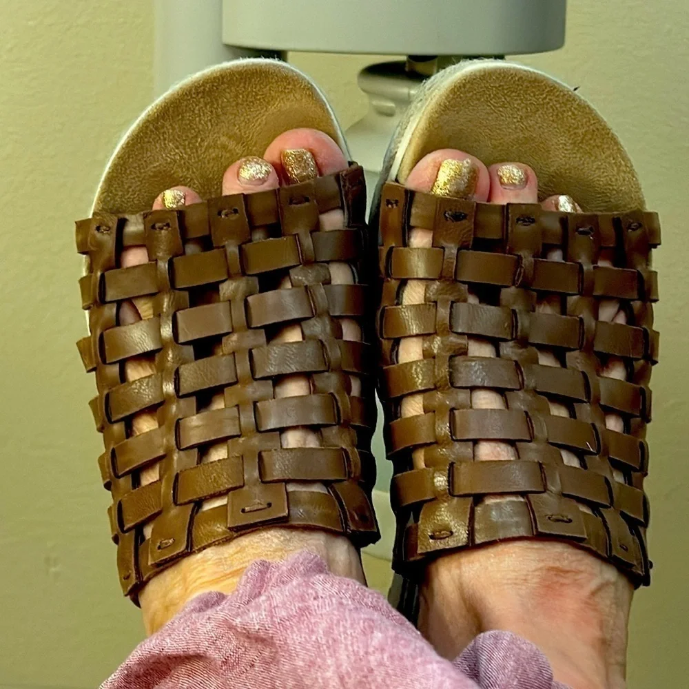 New Bella Vita Oaklyn Wedge sandals‎ 8.5 WW